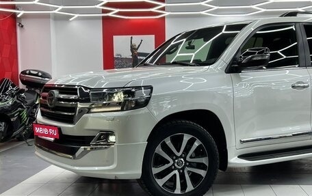 Toyota Land Cruiser 200, 2018 год, 7 500 000 рублей, 3 фотография