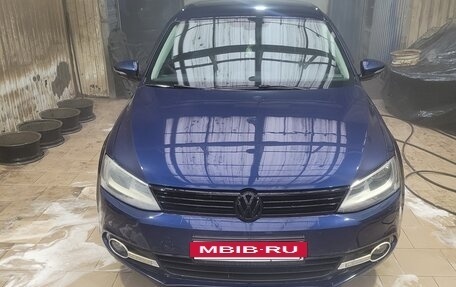 Volkswagen Jetta VI, 2011 год, 1 300 000 рублей, 11 фотография