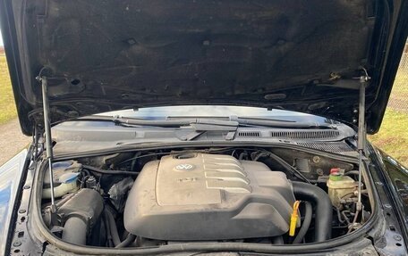 Volkswagen Touareg III, 2005 год, 665 000 рублей, 18 фотография