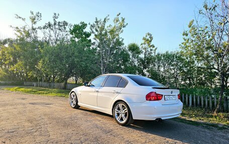 BMW 3 серия, 2011 год, 1 100 000 рублей, 17 фотография