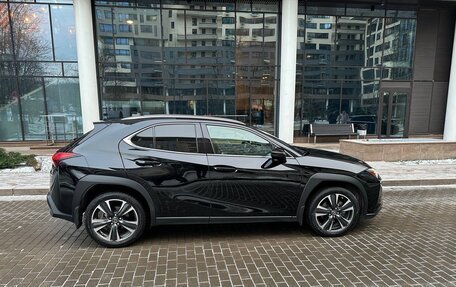 Lexus UX I, 2021 год, 3 700 000 рублей, 8 фотография