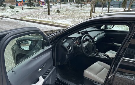 Lexus UX I, 2021 год, 3 700 000 рублей, 9 фотография