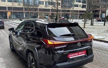 Lexus UX I, 2021 год, 3 700 000 рублей, 5 фотография
