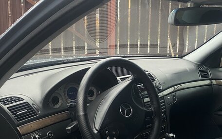 Mercedes-Benz E-Класс, 2003 год, 750 000 рублей, 11 фотография