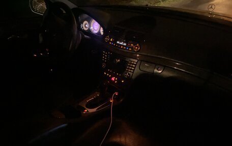 Mercedes-Benz E-Класс, 2003 год, 750 000 рублей, 9 фотография