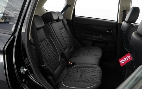 Mitsubishi Outlander III рестайлинг 3, 2022 год, 3 096 404 рублей, 7 фотография