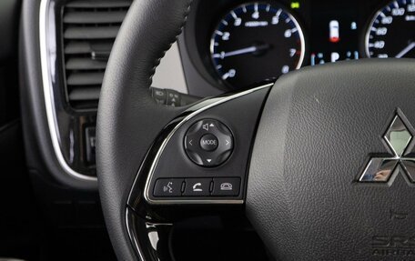 Mitsubishi Outlander III рестайлинг 3, 2022 год, 3 096 404 рублей, 13 фотография