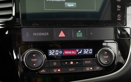 Mitsubishi Outlander III рестайлинг 3, 2022 год, 3 096 404 рублей, 17 фотография