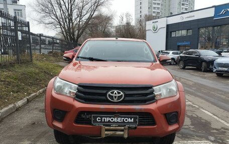 Toyota Hilux VIII, 2015 год, 2 654 000 рублей, 2 фотография