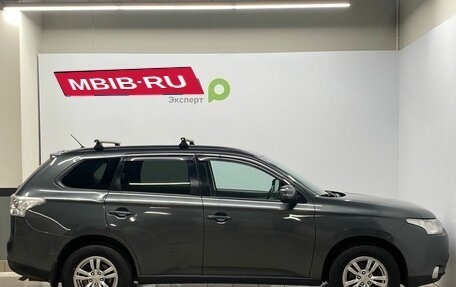 Mitsubishi Outlander III рестайлинг 3, 2013 год, 1 099 000 рублей, 4 фотография