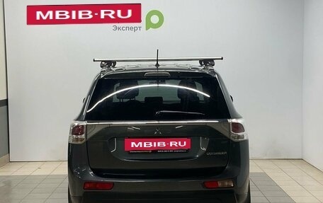 Mitsubishi Outlander III рестайлинг 3, 2013 год, 1 099 000 рублей, 6 фотография