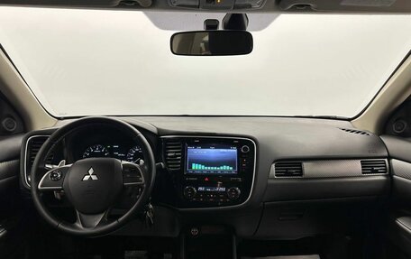 Mitsubishi Outlander III рестайлинг 3, 2013 год, 1 099 000 рублей, 11 фотография