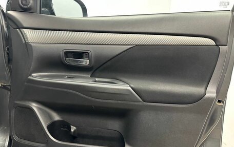 Mitsubishi Outlander III рестайлинг 3, 2013 год, 1 099 000 рублей, 16 фотография