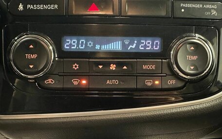 Mitsubishi Outlander III рестайлинг 3, 2013 год, 1 099 000 рублей, 14 фотография