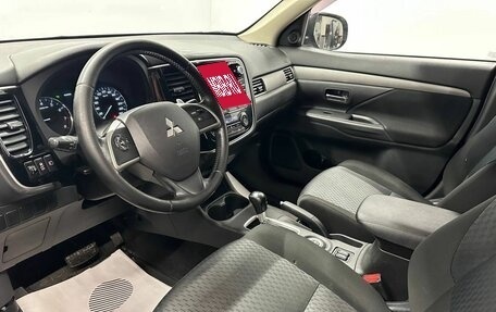 Mitsubishi Outlander III рестайлинг 3, 2013 год, 1 099 000 рублей, 10 фотография