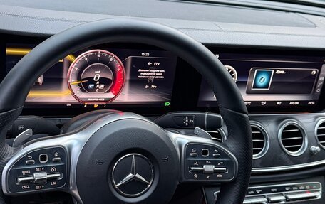 Mercedes-Benz E-Класс, 2019 год, 3 000 000 рублей, 10 фотография