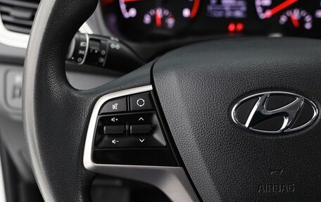 Hyundai Solaris II рестайлинг, 2019 год, 1 300 000 рублей, 12 фотография