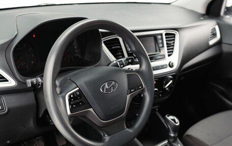 Hyundai Solaris II рестайлинг, 2019 год, 1 300 000 рублей, 11 фотография