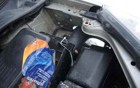 Toyota Opa I рестайлинг, 2001 год, 305 000 рублей, 12 фотография