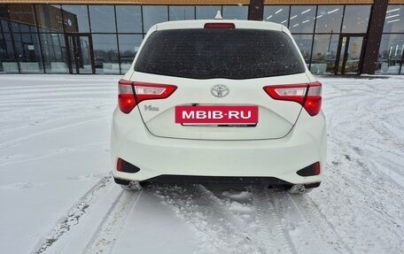 Toyota Vitz, 2017 год, 1 000 000 рублей, 4 фотография