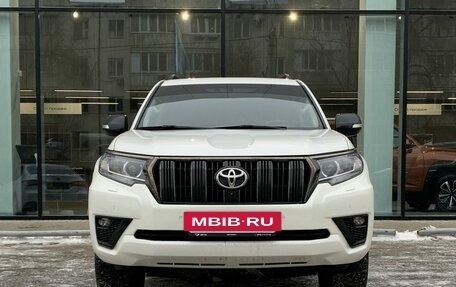 Toyota Land Cruiser Prado 150 рестайлинг 2, 2021 год, 6 550 000 рублей, 2 фотография
