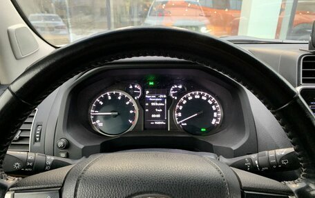 Toyota Land Cruiser Prado 150 рестайлинг 2, 2021 год, 6 550 000 рублей, 16 фотография