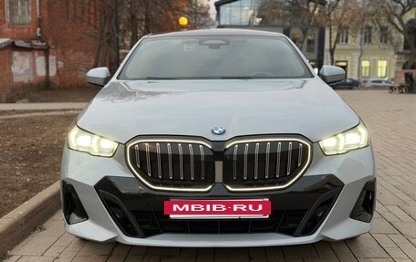 BMW 5 серия, 2023 год, 6 750 000 рублей, 2 фотография