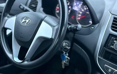 Hyundai Solaris II рестайлинг, 2011 год, 1 100 000 рублей, 8 фотография