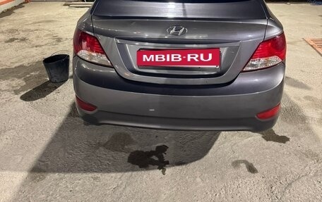 Hyundai Solaris II рестайлинг, 2011 год, 720 000 рублей, 4 фотография