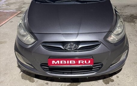 Hyundai Solaris II рестайлинг, 2011 год, 720 000 рублей, 5 фотография