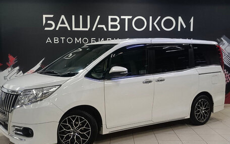 Toyota Esquire I, 2015 год, 2 050 000 рублей, 1 фотография
