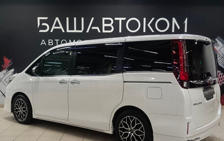 Toyota Esquire I, 2015 год, 2 050 000 рублей, 6 фотография