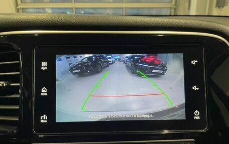 Mitsubishi Outlander III рестайлинг 3, 2018 год, 2 000 000 рублей, 17 фотография