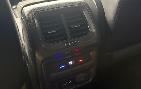 Volkswagen Tiguan II, 2020 год, 2 400 000 рублей, 17 фотография