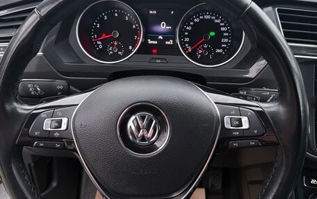 Volkswagen Tiguan II, 2020 год, 2 400 000 рублей, 13 фотография