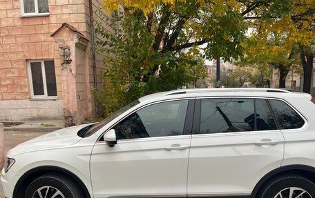 Volkswagen Tiguan II, 2018 год, 2 600 000 рублей, 4 фотография