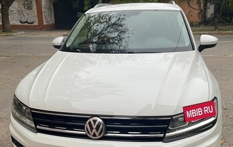 Volkswagen Tiguan II, 2018 год, 2 600 000 рублей, 5 фотография