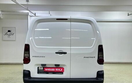 Peugeot Partner II рестайлинг 2, 2014 год, 599 000 рублей, 5 фотография