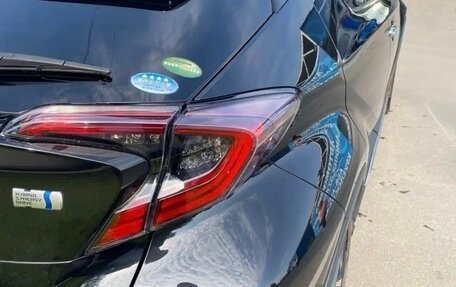 Toyota C-HR I рестайлинг, 2017 год, 7 фотография