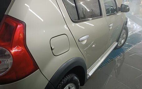 Renault Sandero I, 2013 год, 700 000 рублей, 2 фотография