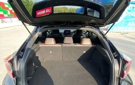 Toyota C-HR I рестайлинг, 2017 год, 9 фотография