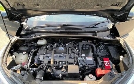 Toyota C-HR I рестайлинг, 2017 год, 18 фотография