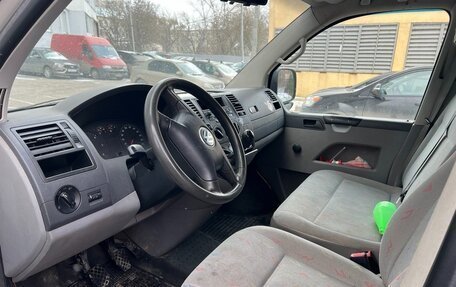 Volkswagen Transporter T5 рестайлинг, 2003 год, 700 000 рублей, 3 фотография