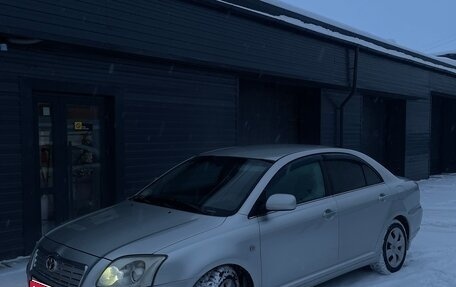 Toyota Avensis III рестайлинг, 2003 год, 720 000 рублей, 1 фотография