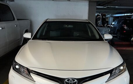 Toyota Camry, 2021 год, 3 230 000 рублей, 1 фотография
