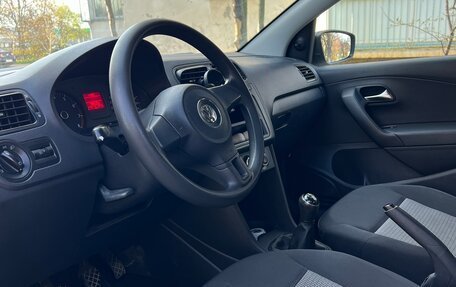 Volkswagen Polo VI (EU Market), 2012 год, 600 000 рублей, 10 фотография