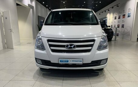 Hyundai H-1 II рестайлинг, 2012 год, 1 400 000 рублей, 2 фотография