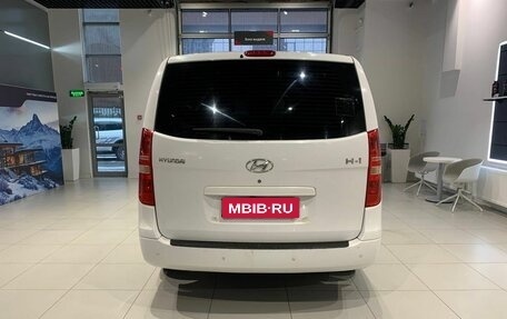 Hyundai H-1 II рестайлинг, 2012 год, 1 400 000 рублей, 5 фотография
