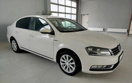 Volkswagen Passat B7, 2012 год, 900 000 рублей, 3 фотография