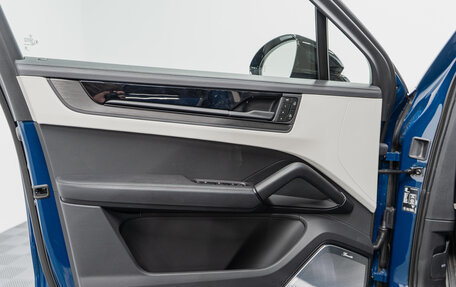 Porsche Cayenne III, 2025 год, 18 990 000 рублей, 17 фотография